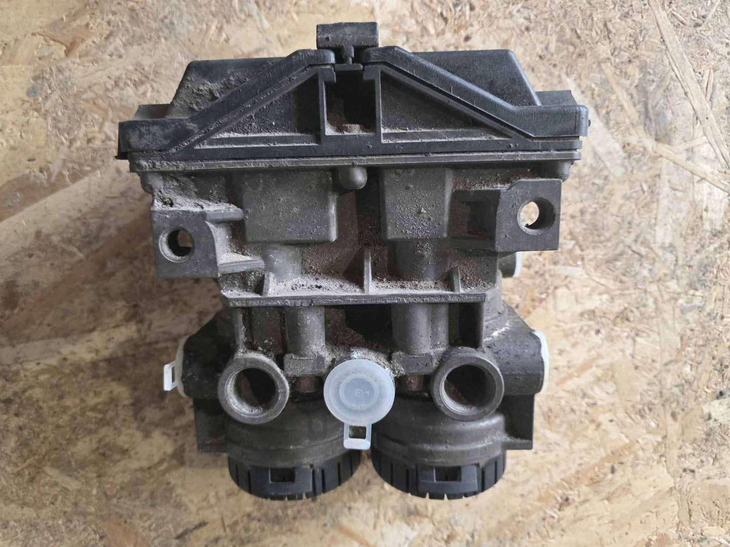 VALVE EBS MAN 0486204017 81.52106.6014 81.52106.6011