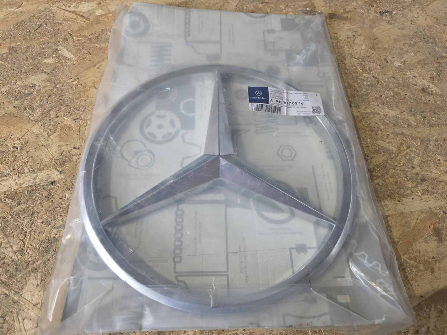 MERCEDES-BENZ ATEGO ACTROS FRONT LOGO A9438170016