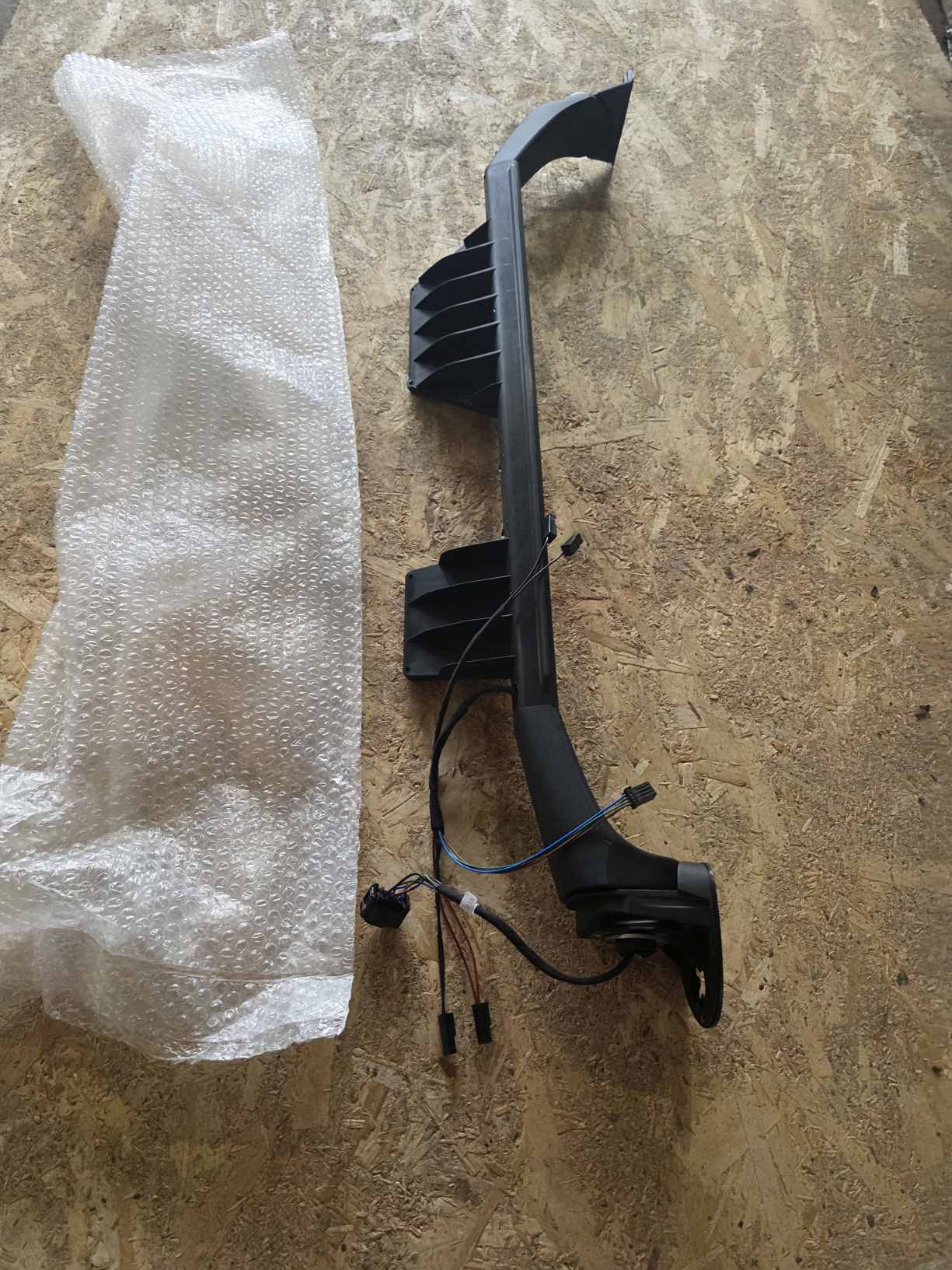 MERCEDES-BENZ ACTROS MP3 RIGHT MIRROR ARM A0028103314