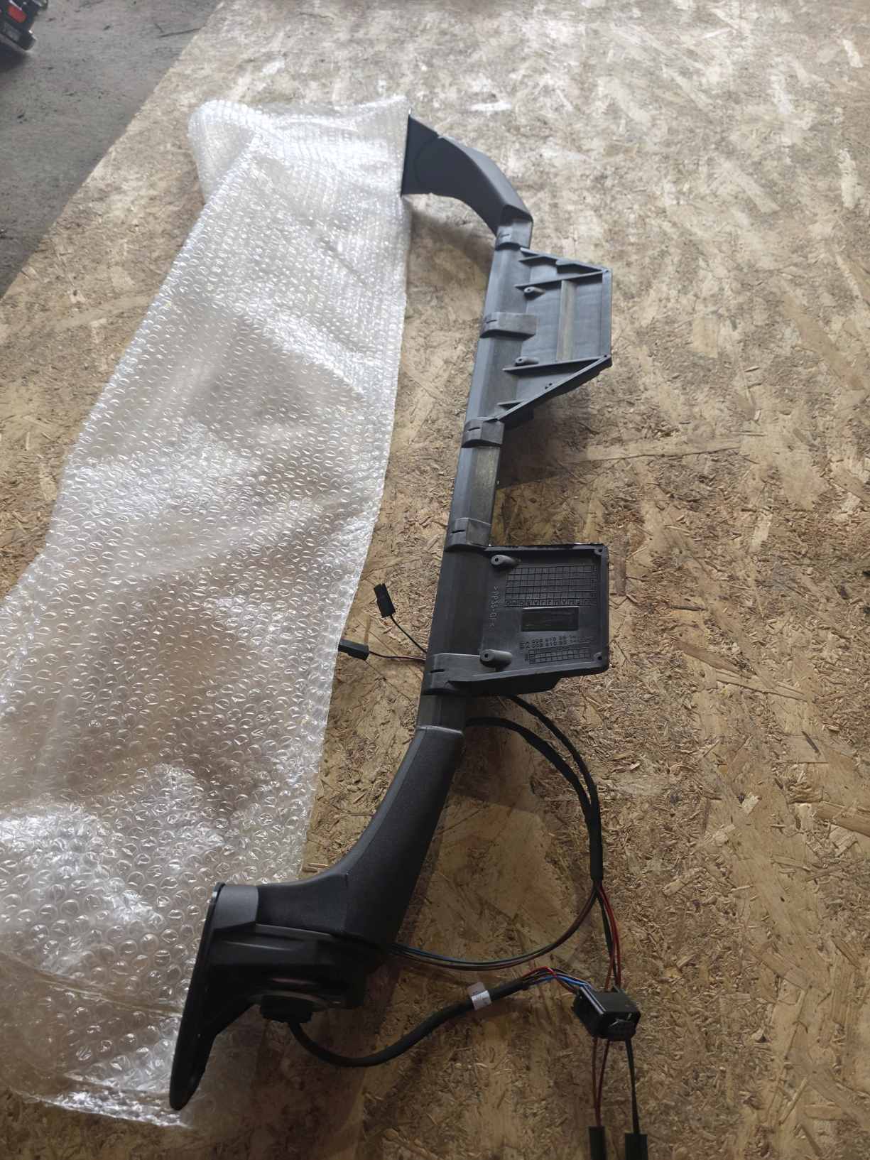 MERCEDES-BENZ ACTROS MP3 RIGHT MIRROR ARM A0028103314