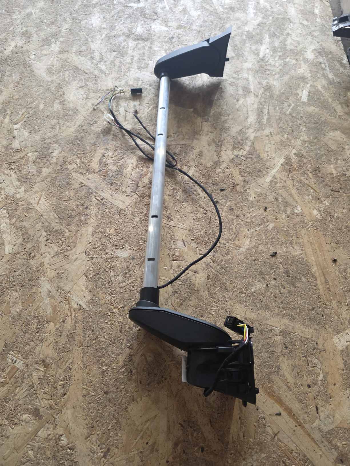 MERCEDES-BENZ ACTROS MP4 RIGHT SIDE MIRROR HOLDER A0018117814
