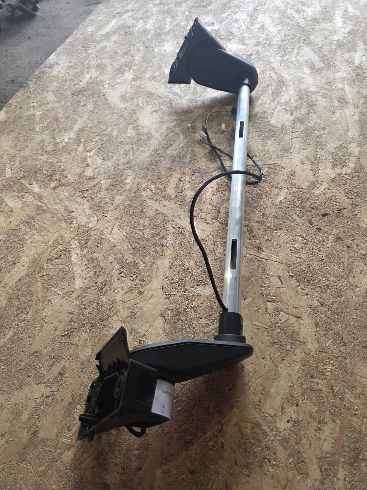 MERCEDES-BENZ ACTROS MP4 RIGHT SIDE MIRROR HOLDER A0018117814