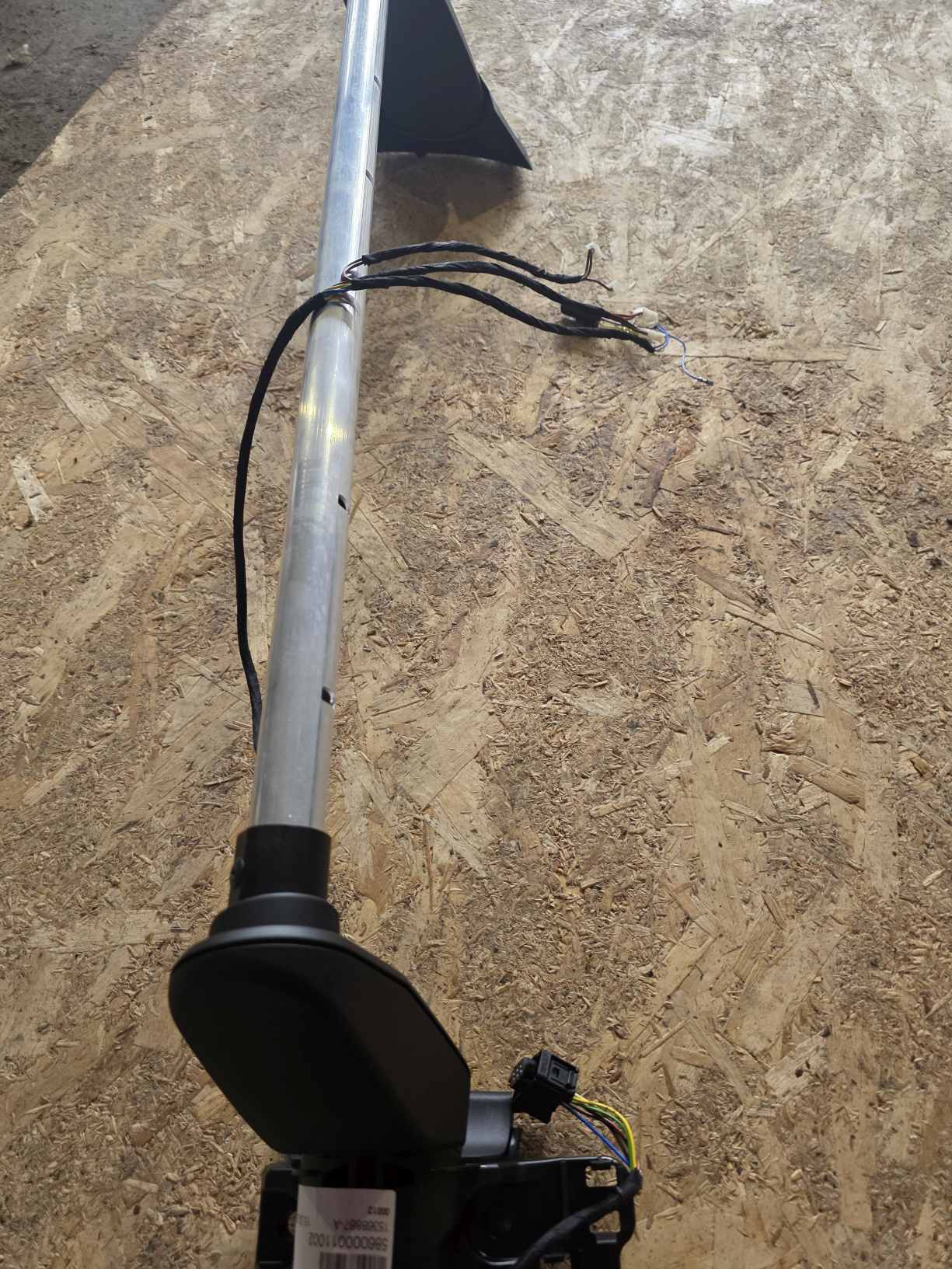 MERCEDES-BENZ ACTROS MP4 RIGHT SIDE MIRROR HOLDER A0018117814