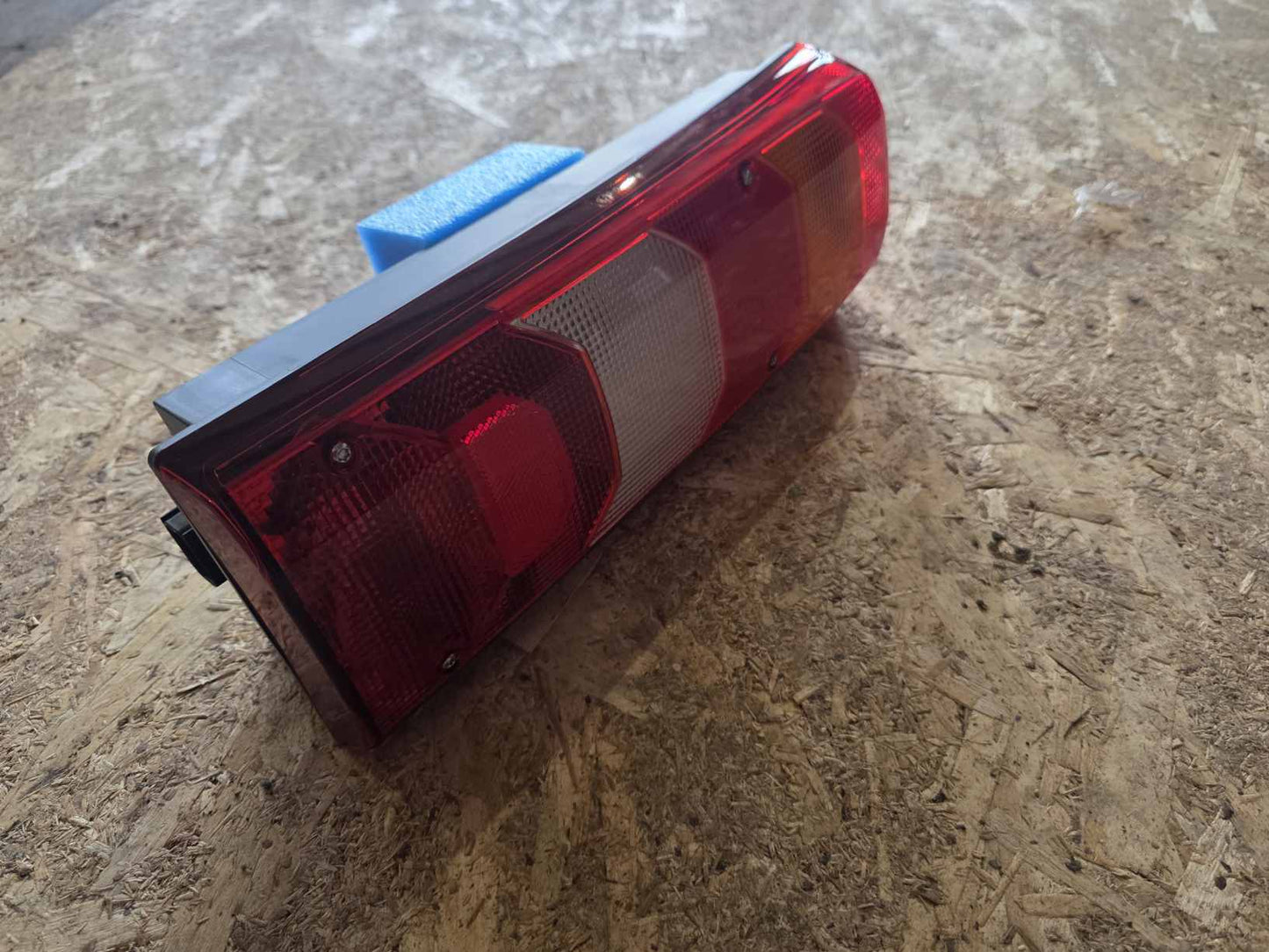 MERCEDES-BENZ ACTROS MP4 TAIL LIGHT A0035441603
