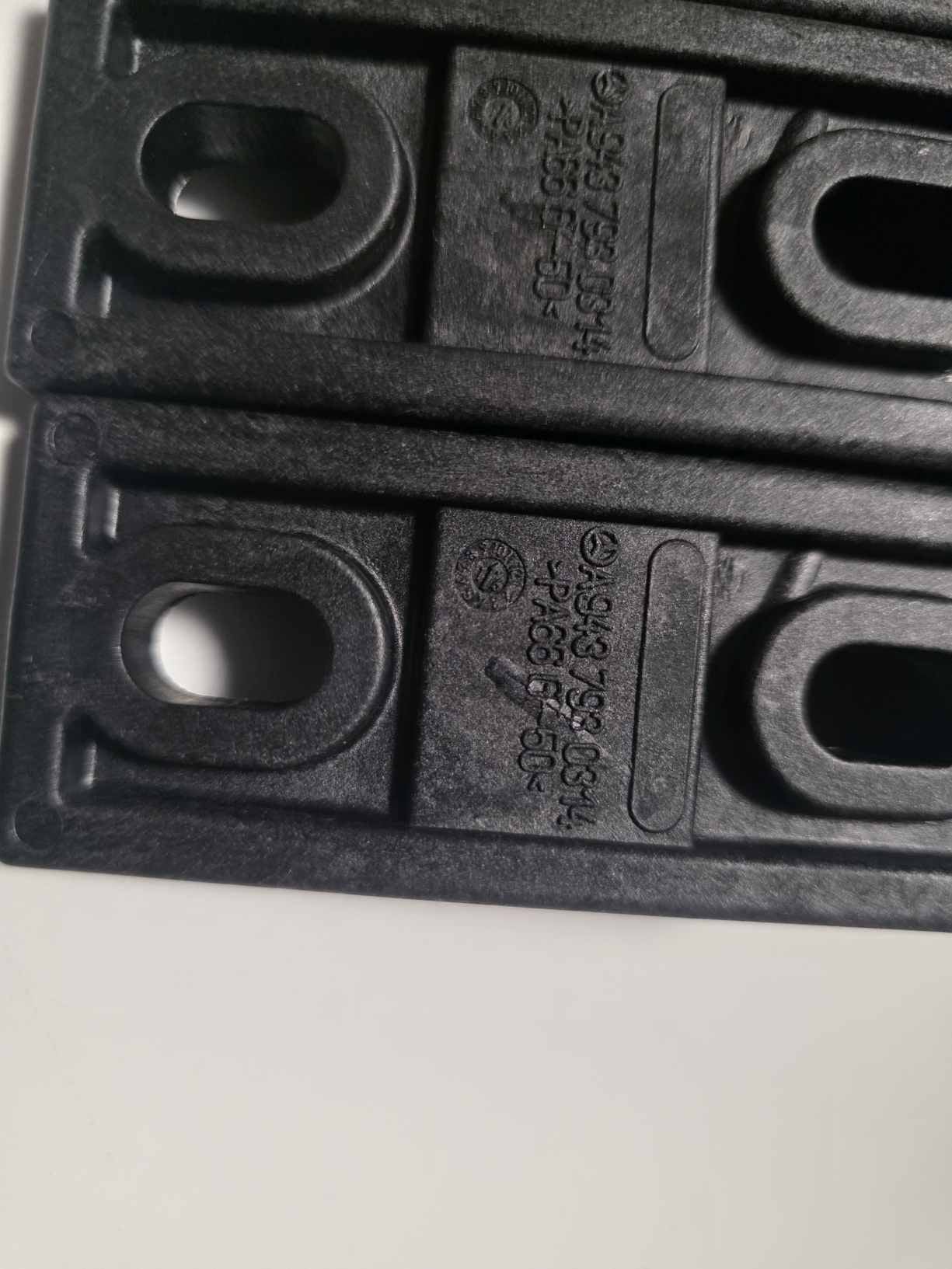 MERCEDES-BENZ 4X COMPLECT BODY PART A9437930314