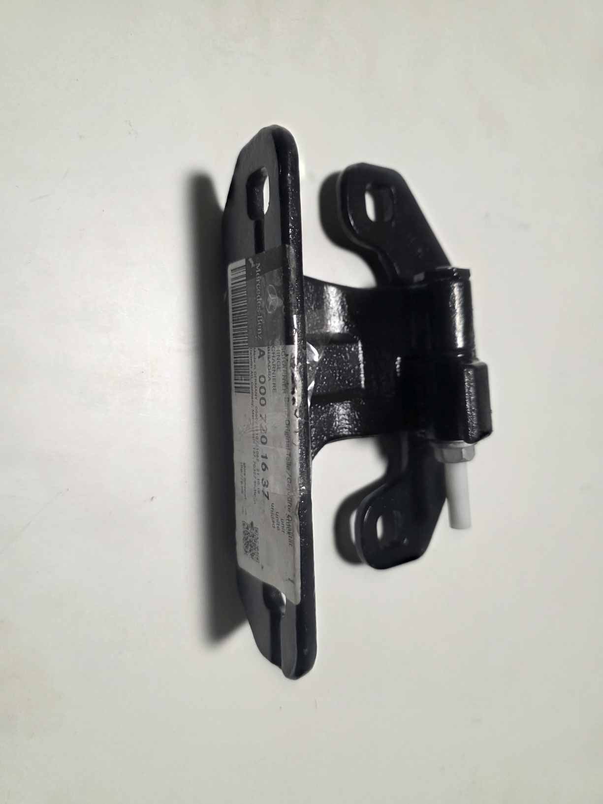 MERCEDES-BENZ ACTROS DOOR HINGE UPPER RIGHT A0007201637