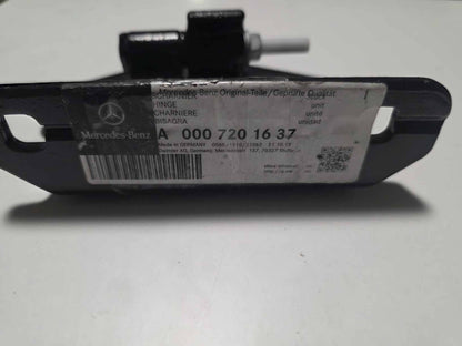 MERCEDES-BENZ ACTROS DOOR HINGE UPPER RIGHT A0007201637
