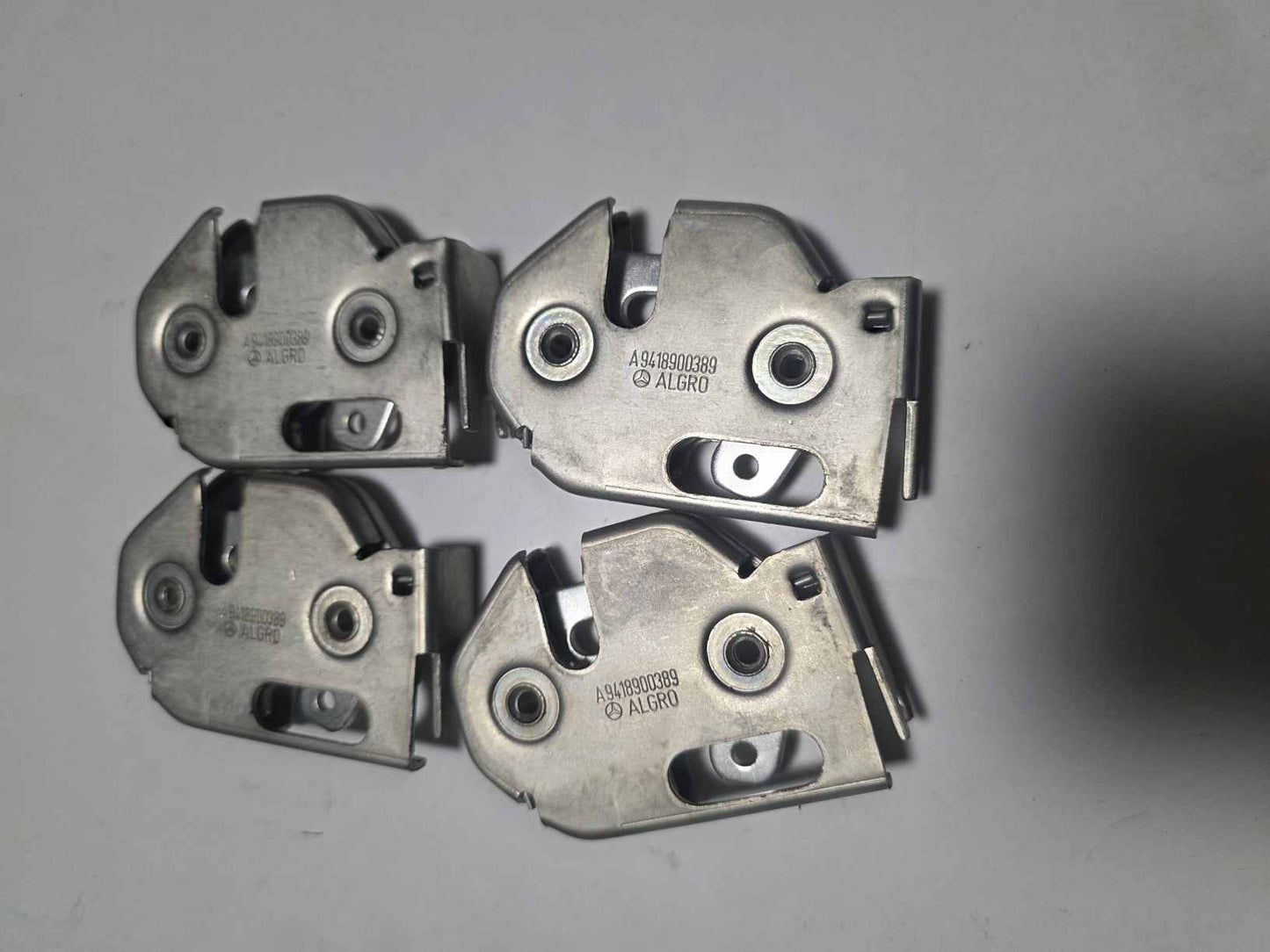 MERCEDES-BENZ ACTROS DOOR LOCK 4X COMPLECT A9418900389
