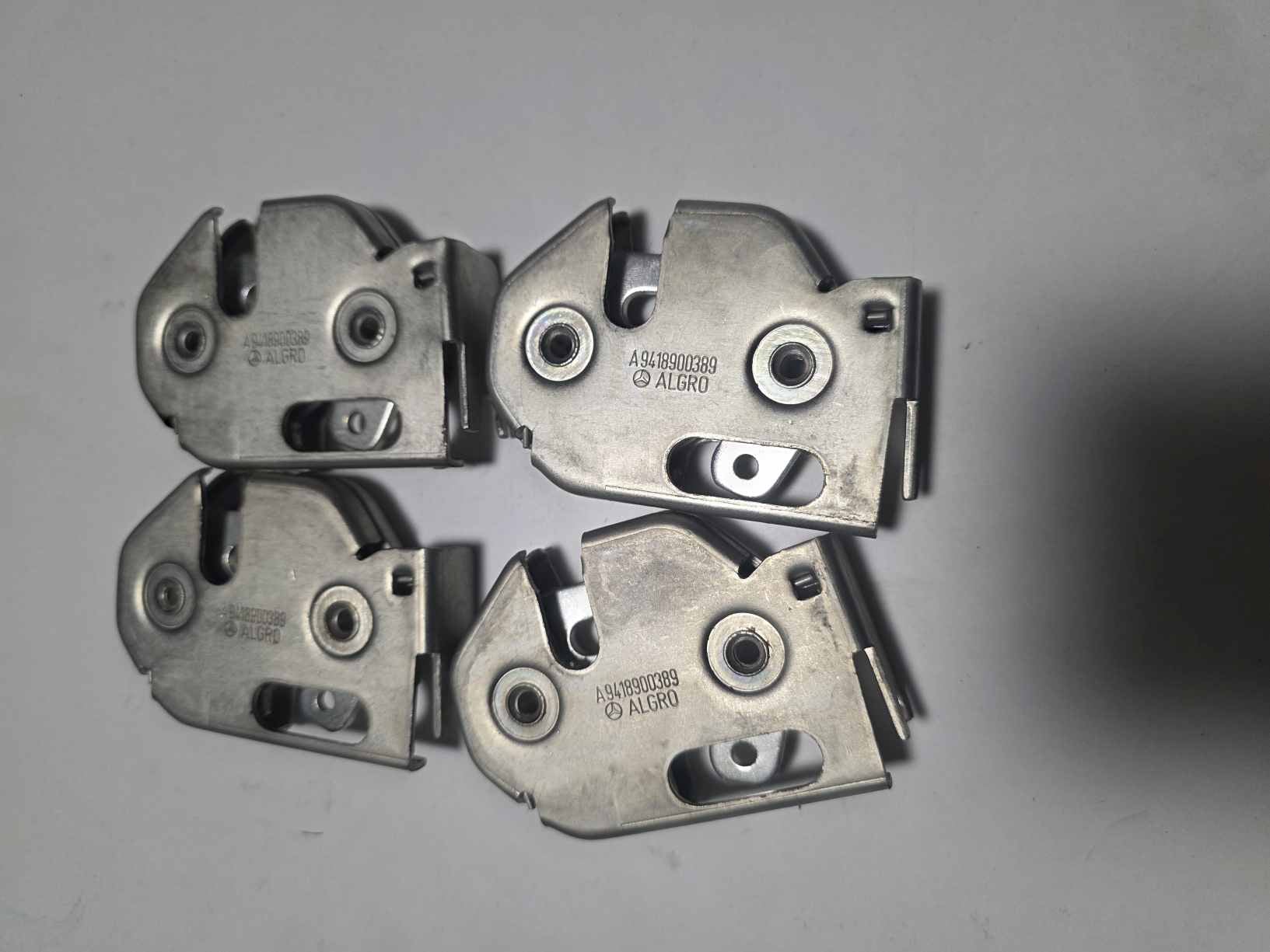 MERCEDES-BENZ ACTROS DOOR LOCK 4X COMPLECT A9418900389