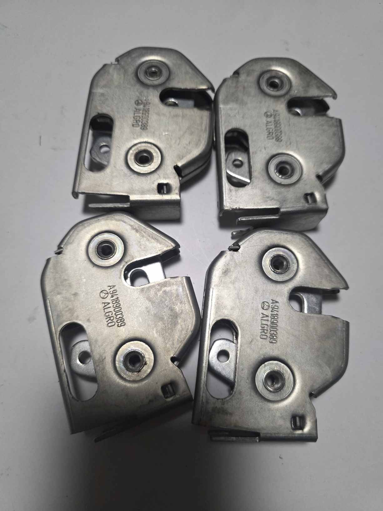 MERCEDES-BENZ ACTROS DOOR LOCK 4X COMPLECT A9418900389