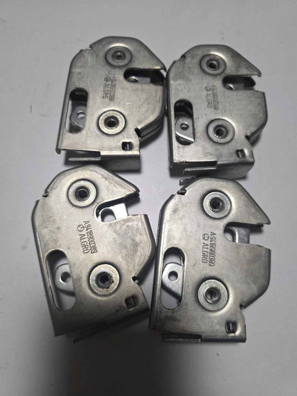 MERCEDES-BENZ ACTROS DOOR LOCK 4X COMPLECT A9418900389