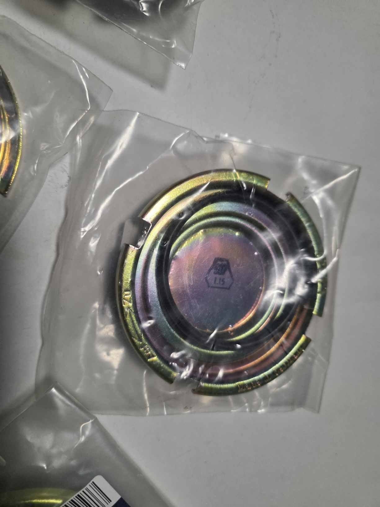 MERCEDES-BENZ ACTROS FUEL CAP COMPLECT 6X A0004716030