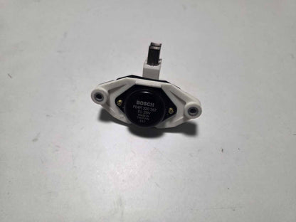 CATERPILLAR DAF DEUTZ ALTERNATOR VOLTAGE REGULATOR F04R320367