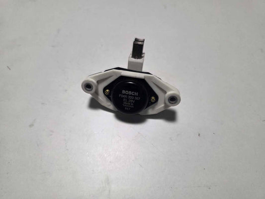 CATERPILLAR DAF DEUTZ ALTERNATOR VOLTAGE REGULATOR F04R320367