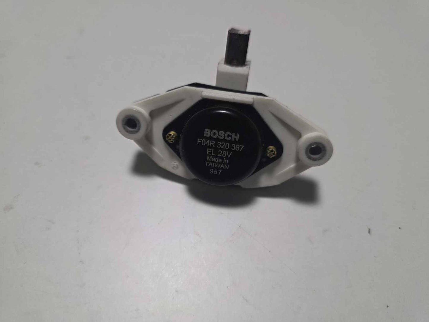 CATERPILLAR DAF DEUTZ ALTERNATOR VOLTAGE REGULATOR F04R320367