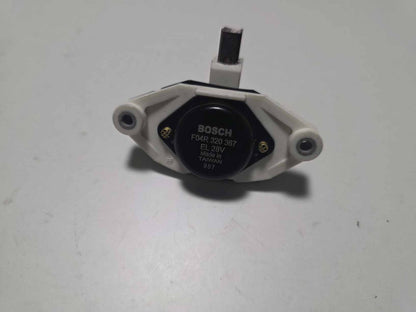 CATERPILLAR DAF DEUTZ ALTERNATOR VOLTAGE REGULATOR F04R320367