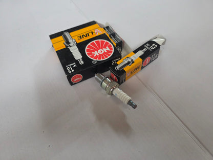 NGK V-Line 5339 Spark Plug 4x Complete set