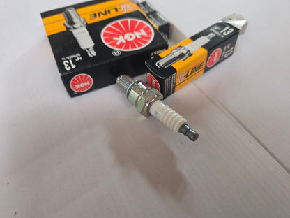 NGK V-Line 5339 Spark Plug 4x Complete set