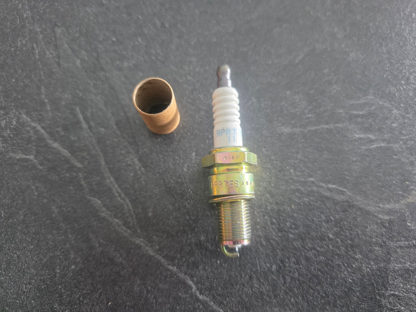Uždegimo žvakė NGK 7226 Spark plug NGK BPR7ES-11