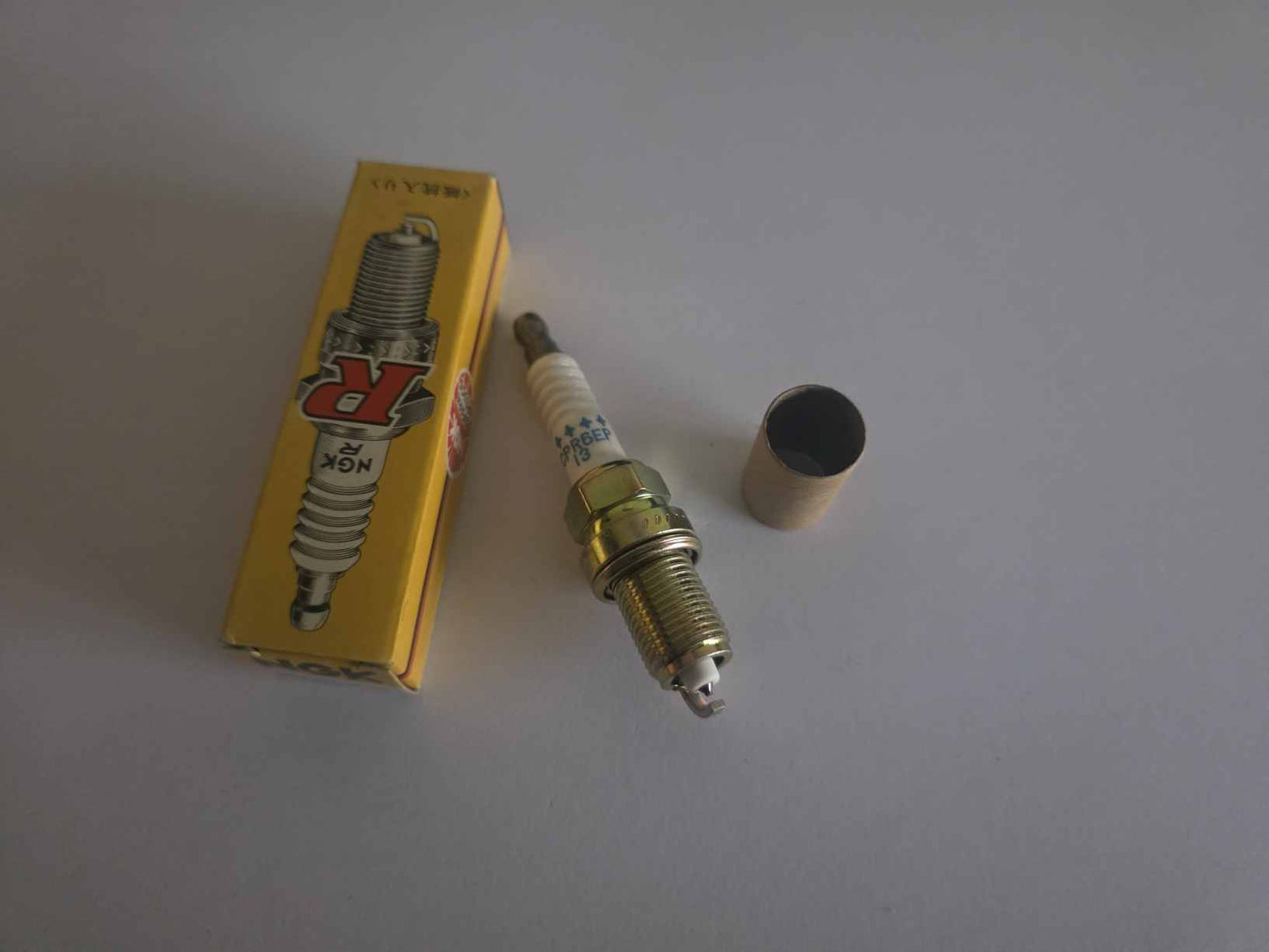 UŽDEGIMO ŽVAKĖ NGK 3837 BCPR6EP-13 V-POWER SPARK PLUG